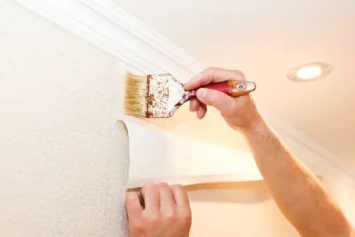Pose de papier peint à Vougrey — revêtements muraux et toiles de verre